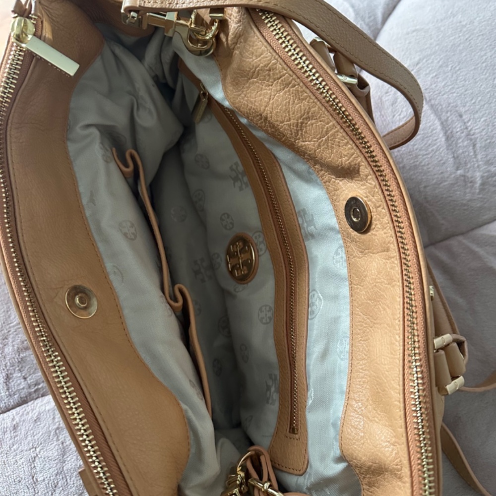 Tory Burch - Picture 3 of 7